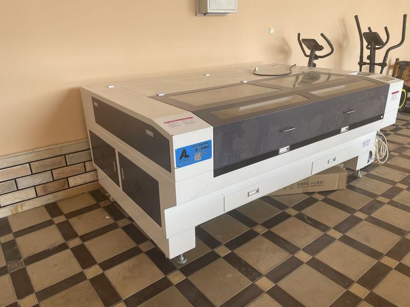 Lazer 1810 stanok sotiladi Margilonda