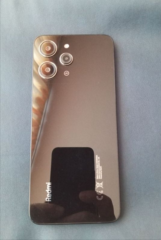 Redmi 12 sotiladi Redmi 12 sotiladi