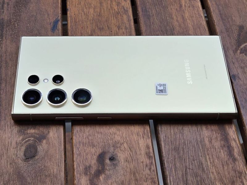 Продается телефон Samsung Ultra S 24 Продается телефон Samsung Ultra S 24