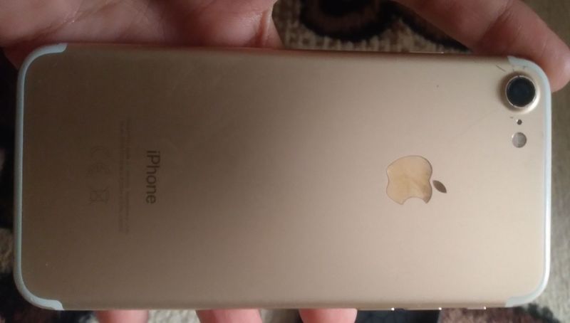 Iphone 7 yomkost 74%
