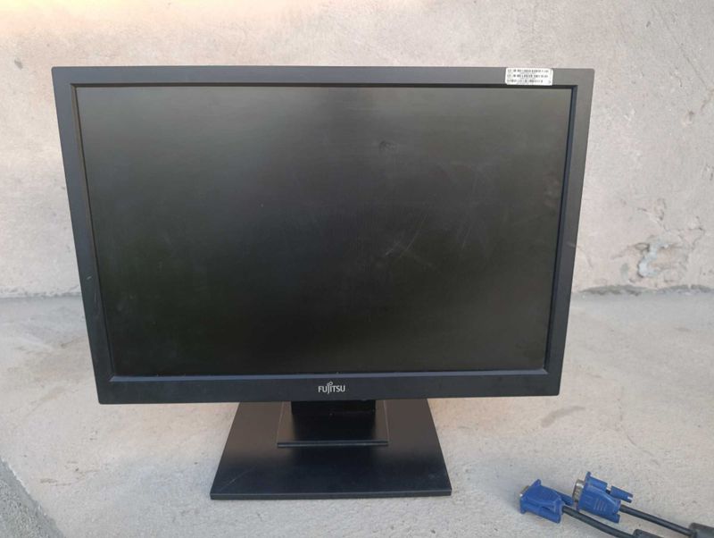 Komputer uchun Fujitsu monitor. Komputer uchun Fujitsu monitor.