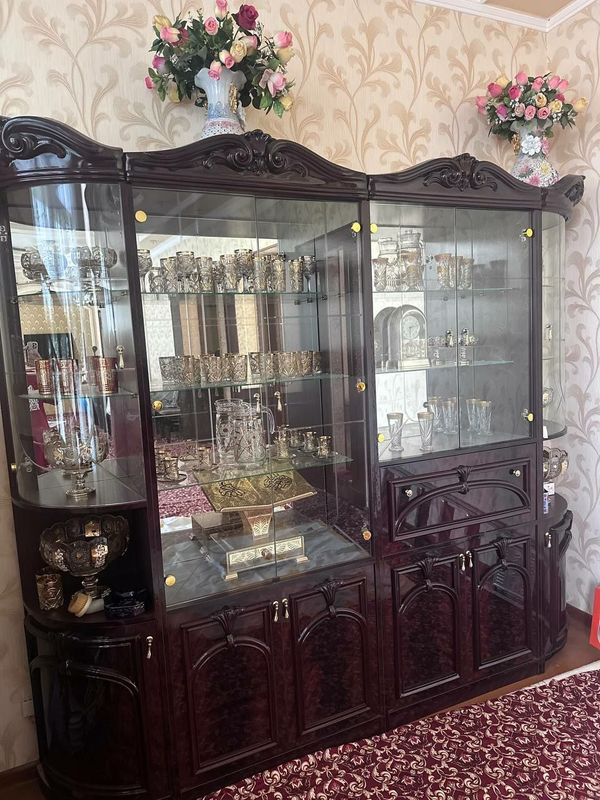 Stenka 100$. Holati yaxshi Stenka 100$. Holati yaxshi