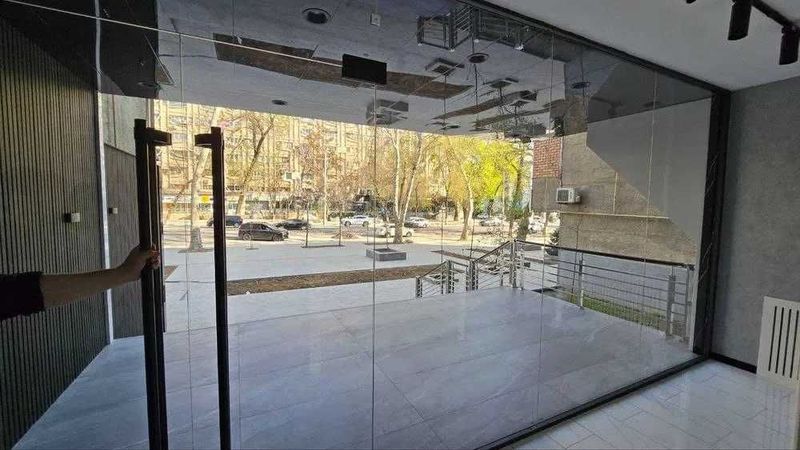 ул.С.Азимова Японское пос-во 1-этаж 120 м²