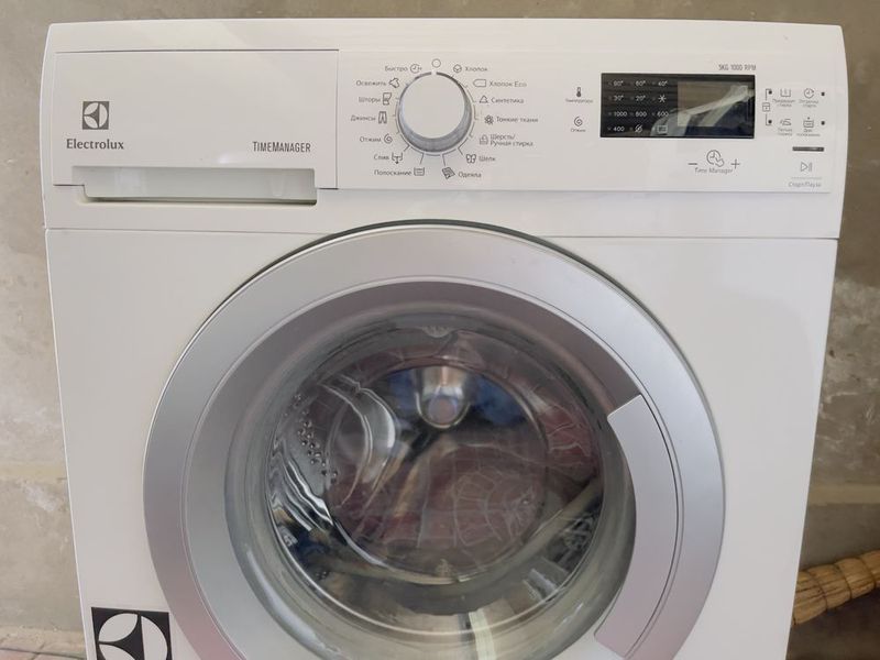 Kiryuvish mashinasi Elektralux(zapchastga) Kiryuvish mashinasi Elektralux(zapchastga)