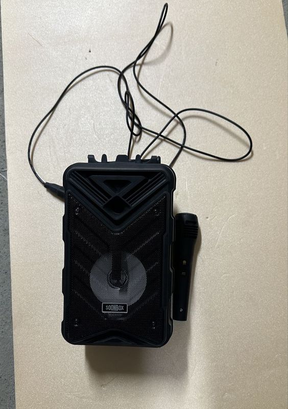 Bluetooth колонка с микрофоном Bluetooth колонка с микрофоном