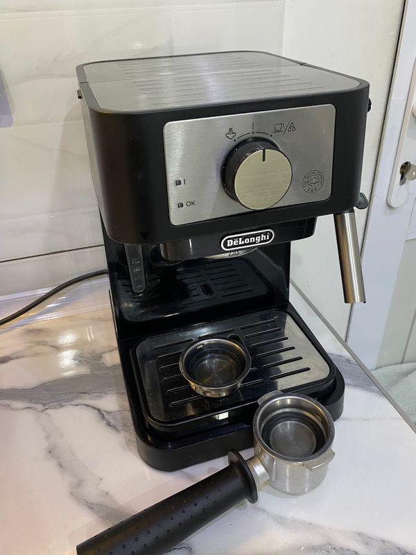 Продается КОФЕ машина DeLonghi Продается КОФЕ машина DeLonghi