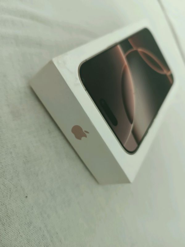 iPhone 16 Pro gold svet 128 talik 92 yomkst 1000$ iPhone 16 Pro gold svet 128 talik 92 yomkst 1000$