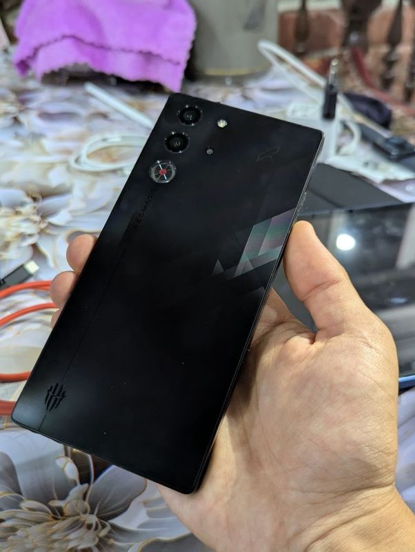 Redmagic 10 pro 12/256 gb global