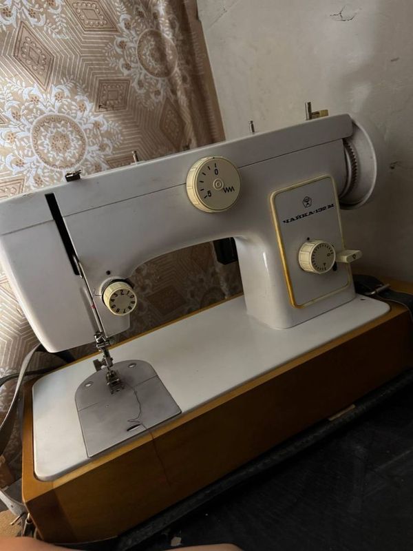 Продам швейную машинку Чайка 132м не дорого срочно Продам швейную машинку Чайка 132м не дорого срочно