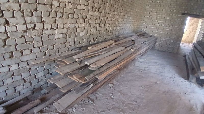 Чёрный потолок сотилади