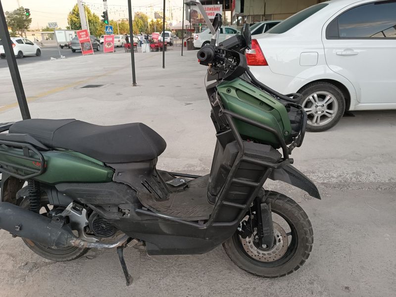 Skuter Tank sotiladi Skuter Tank sotiladi