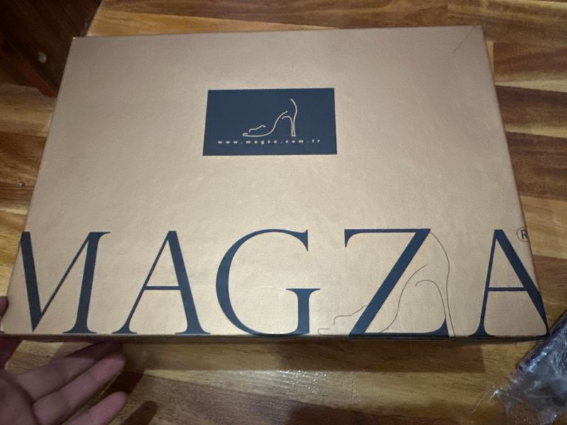 Magza firma 40razmer yangi kiyilmagan