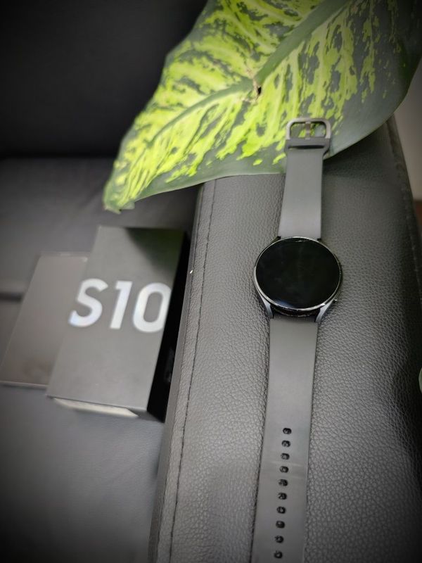 Продаётся Samsung Galaxy Watch 4