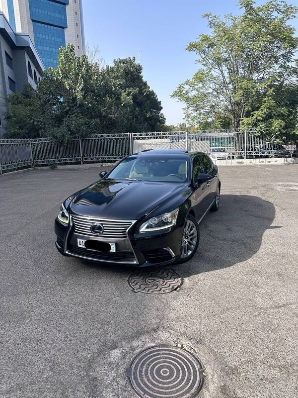 Lexus Ls460L Ottoman, 48.000 пробег, в идеальном состоянии Lexus Ls460L Ottoman, 48.000 пробег, в идеальном состоянии