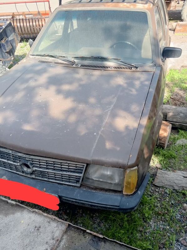 Opel kadet d sotiladi Opel kadet d sotiladi