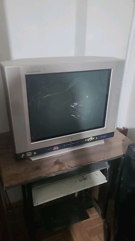 b/u mebellar divanni 2ta kreslosi bor.Stul 6 ta b/u mebellar divanni 2ta kreslosi bor.Stul 6 ta