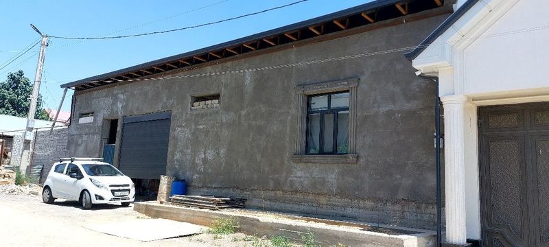 Хожи-отада ховли сотилади 5 соток узимник.