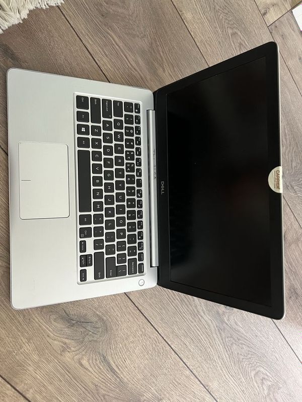 Ноутбук Dell Inspiron 5370 Ноутбук Dell Inspiron 5370