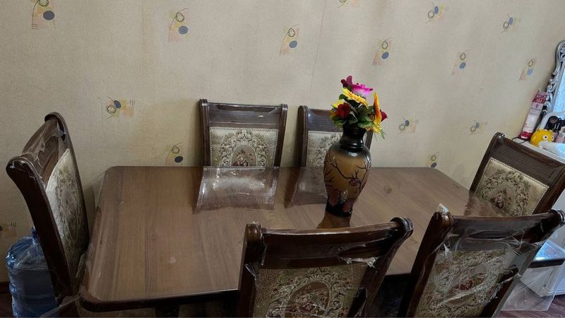 Стол со стульями Стол со стульями