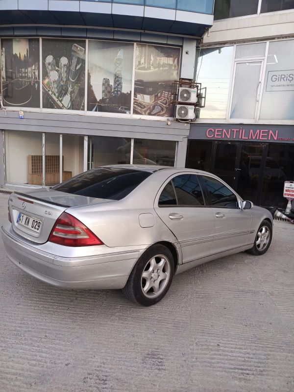 Mercedes-Benz C220