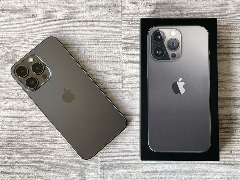 Продается Iphone 13 pro 128 как новый