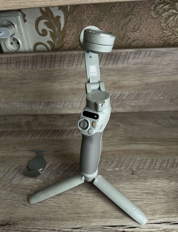 Стабилизатор Dji osmo pocket SE