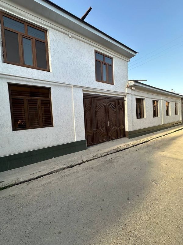 Nazarbek Turkistonda uy sotiladi.