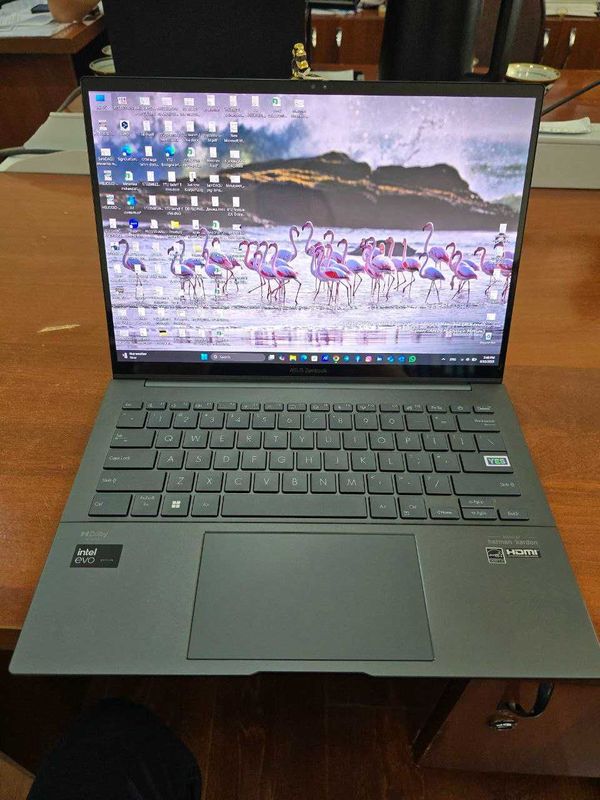 Asus Zenbook Core i5 Ultra/ 125H Asus Zenbook Core i5 Ultra/ 125H