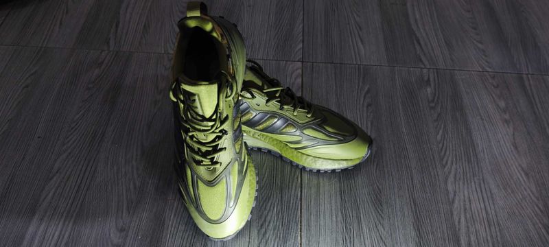 Новые оригинальные кроссовки Adidas Новые оригинальные кроссовки Adidas