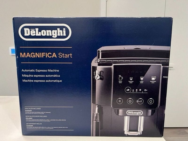 Кофемашина DeLonghi ECAM220.60.B Magnifica Start Бесплатная доставка