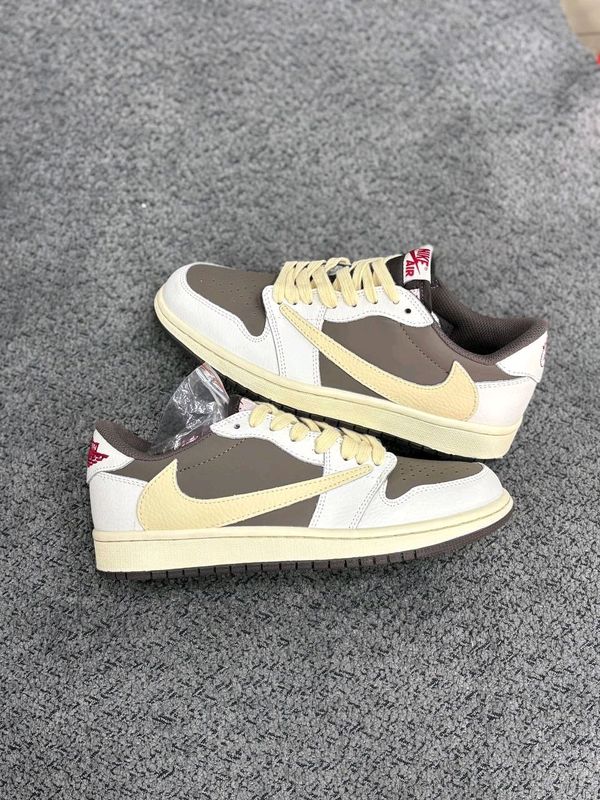 Nike trav