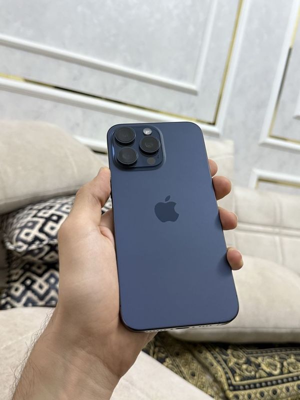 iPhone 15 Pro Max Blue