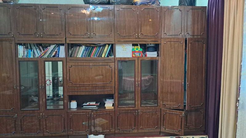 Стенка сотилади. Продается стенка Стенка сотилади. Продается стенка