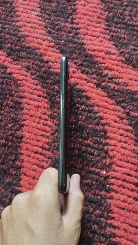 Redmi Not 7 + zor ishlidi srochna sotiladi.