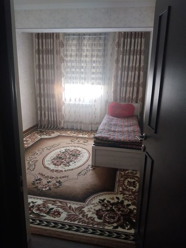 Sherklika qizlar kere 2 ta ustudent aredaga sergiliy Sherklika qizlar kere 2 ta ustudent aredaga sergiliy