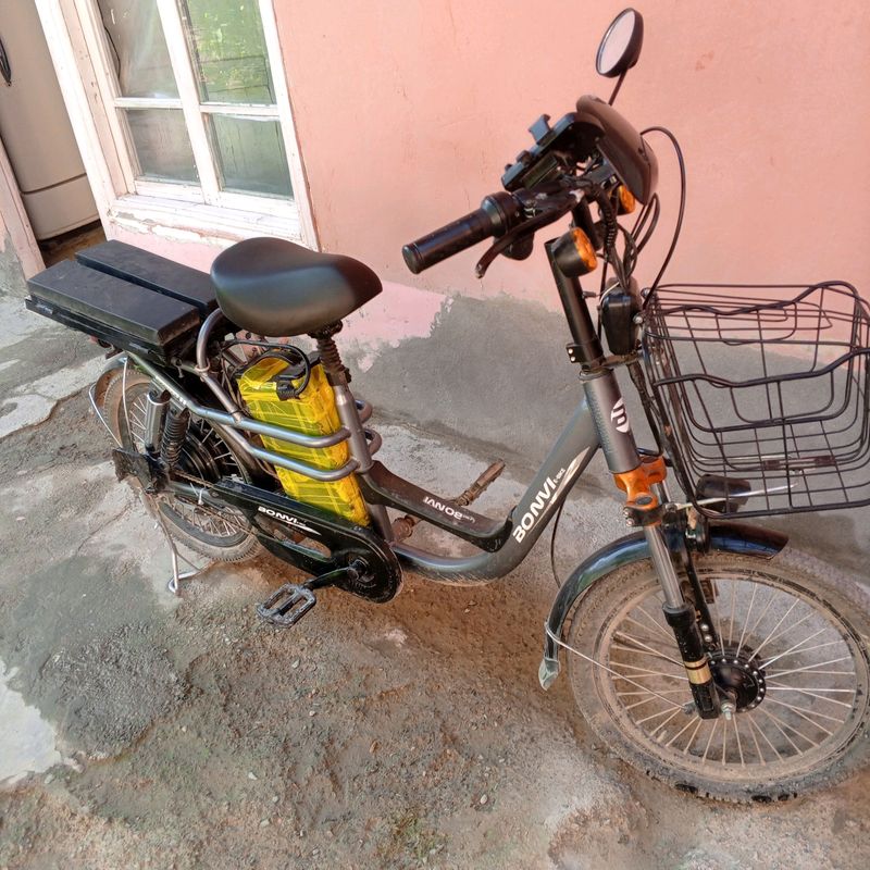 sotiladi 200$