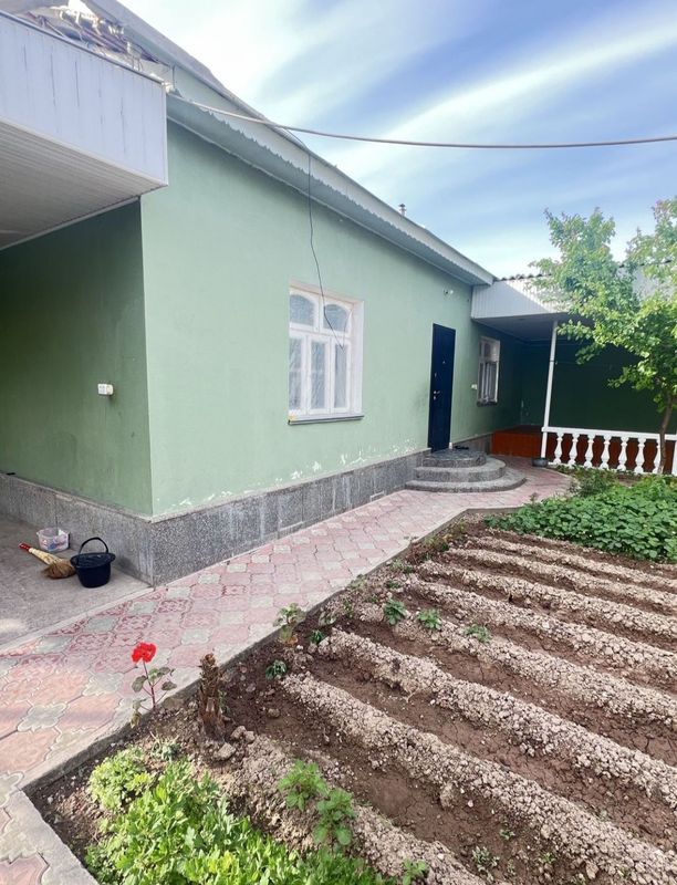 Nazarbek tekistilda uy sotiladi Nazarbek tekistilda uy sotiladi