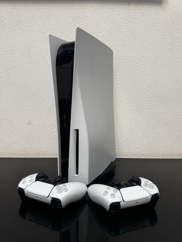 Play Station 5 + джойстика 2 + игры Play Station 5 + джойстика 2 + игры