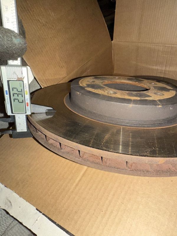 Передние опорники e46 330i тормоза BMW 325mm Передние опорники e46 330i тормоза BMW 325mm