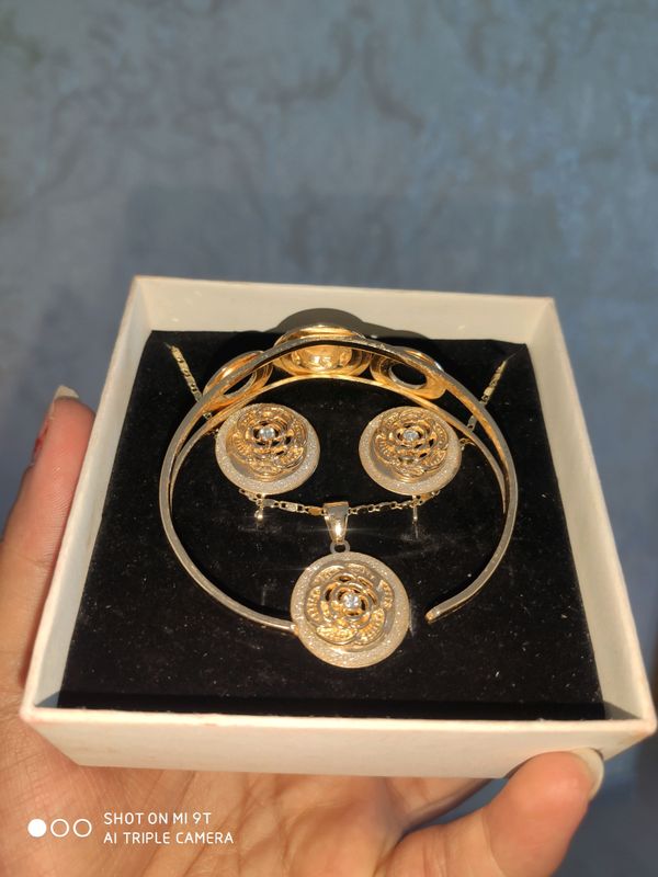 diadema qalpoqlar diadema qalpoqlar