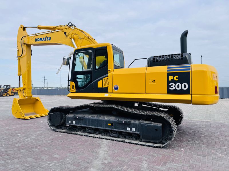 Экскаватор гусеничный Komatsu PC300 Экскаватор гусеничный Komatsu PC300