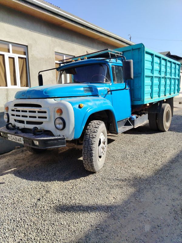 Zil 130 sotiladi srochni pul zarur Zil 130 sotiladi srochni pul zarur