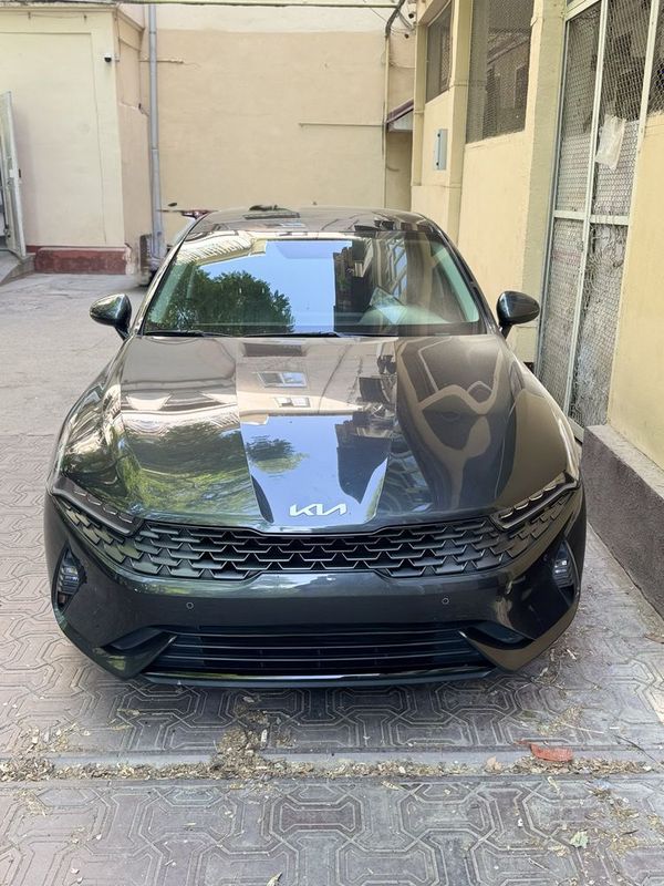Kia k5 2 L panaramaligi kraska top toza srochna Kia k5 2 L panaramaligi kraska top toza srochna