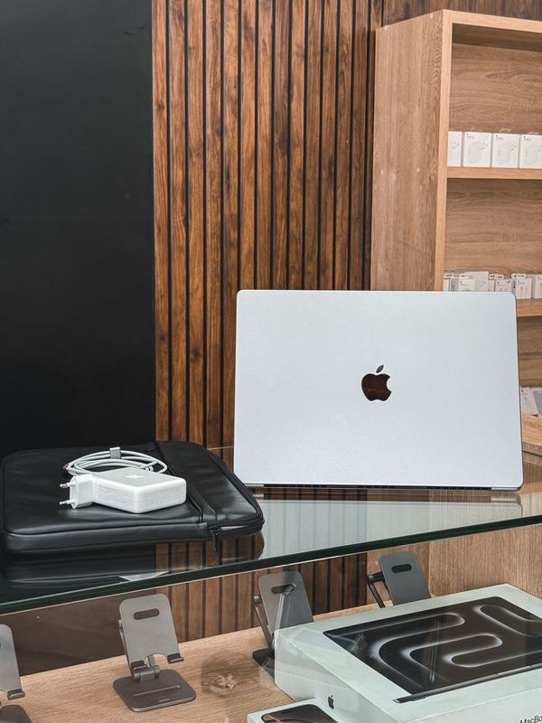 MacBook Pro M1 Pro 16inch 16/512GB MacBook Pro M1 Pro 16inch 16/512GB