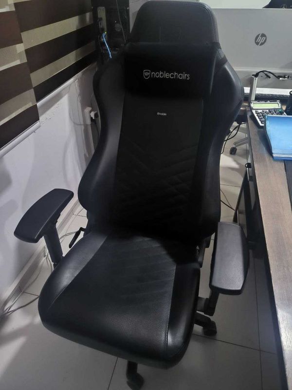 кресло игровое руководителя Noblechairs PREMIUM натуральная перф. КОЖА кресло игровое руководителя Noblechairs PREMIUM натуральная перф. КОЖА