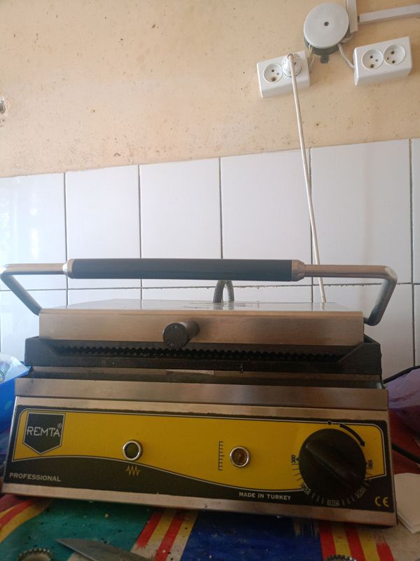 tostir sotiladi tostir sotiladi