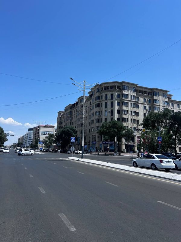 Сдаётся двухкомнатная квартира со всеми удобствами в центре города.