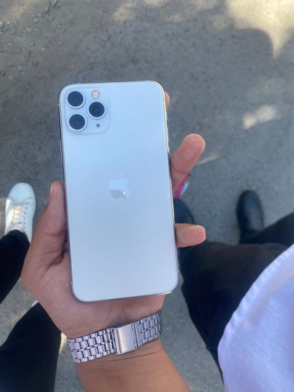 ip11 pro sotiladi holati ideal hama joyi radnoy73%