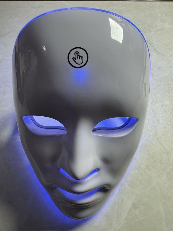 Омолаживающая LED-маска для ухода за кожей лица
