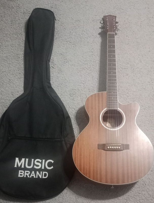 Gitara sotiladi Matilda Gitara sotiladi Matilda